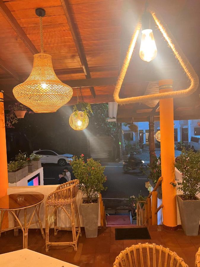 Hummus Hostel Hikkaduwa Extérieur photo