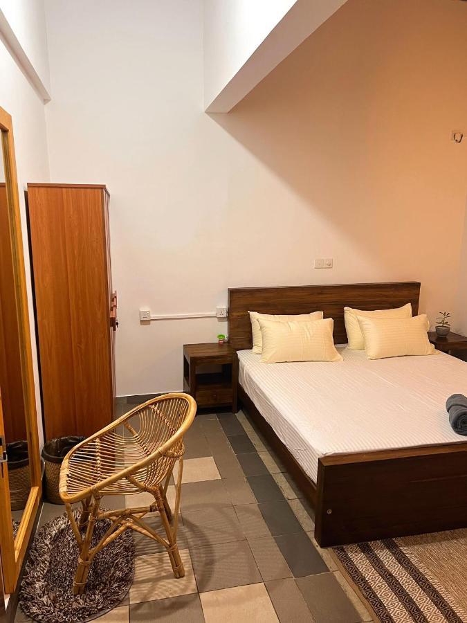 Hummus Hostel Hikkaduwa Extérieur photo