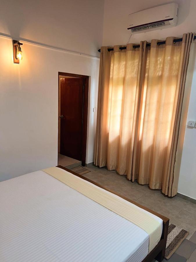 Hummus Hostel Hikkaduwa Extérieur photo