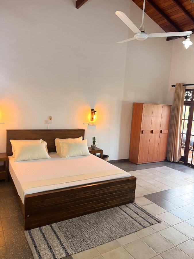 Hummus Hostel Hikkaduwa Extérieur photo