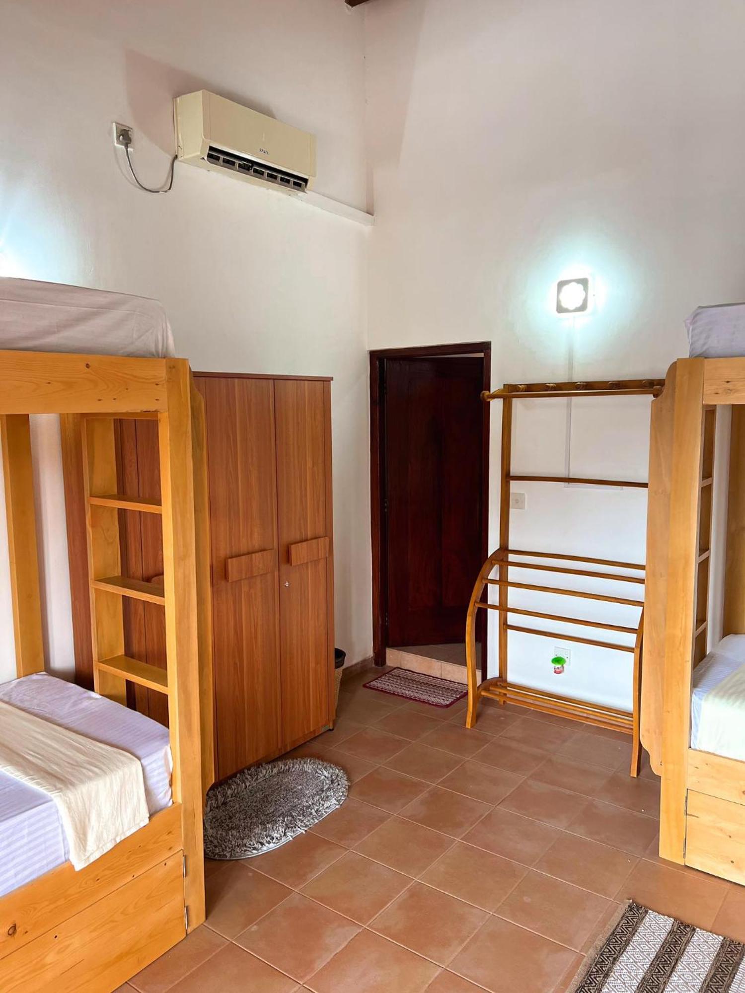 Hummus Hostel Hikkaduwa Extérieur photo