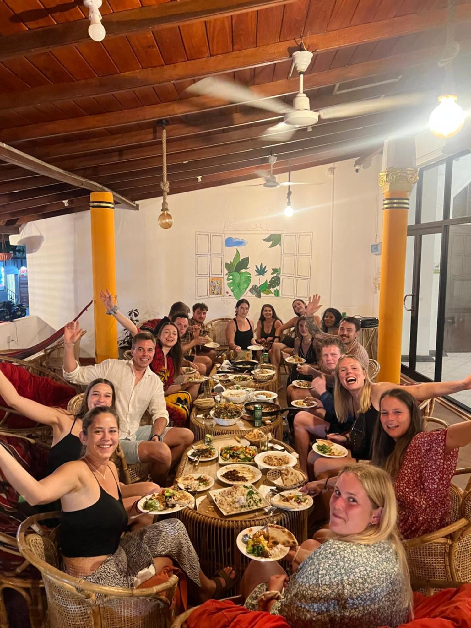 Hummus Hostel Hikkaduwa Extérieur photo