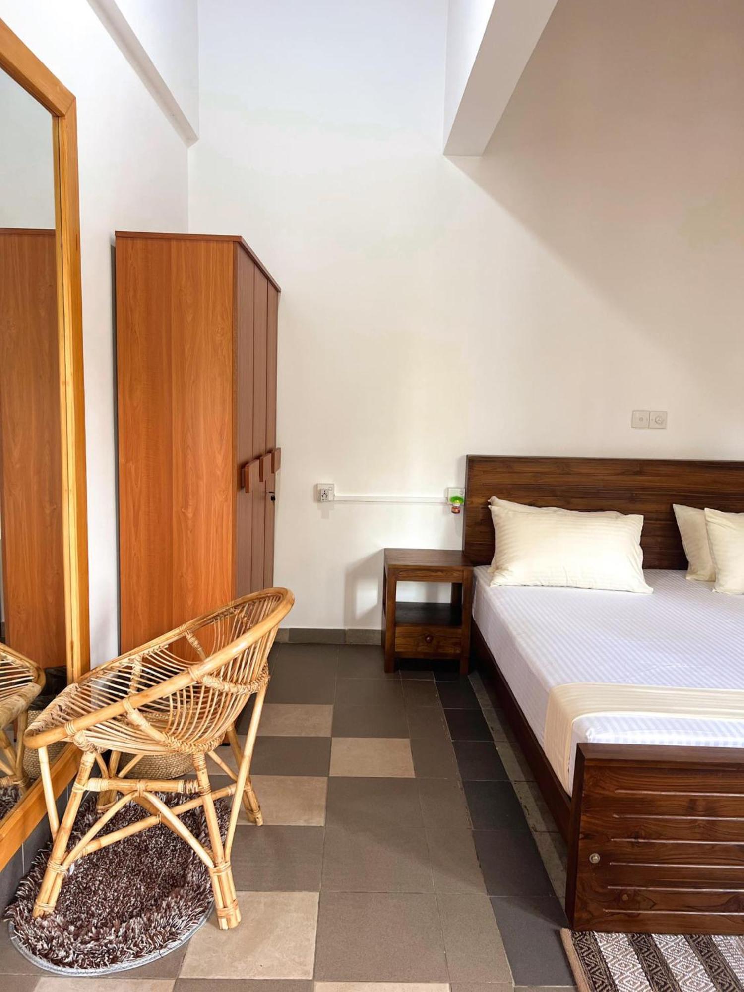 Hummus Hostel Hikkaduwa Extérieur photo