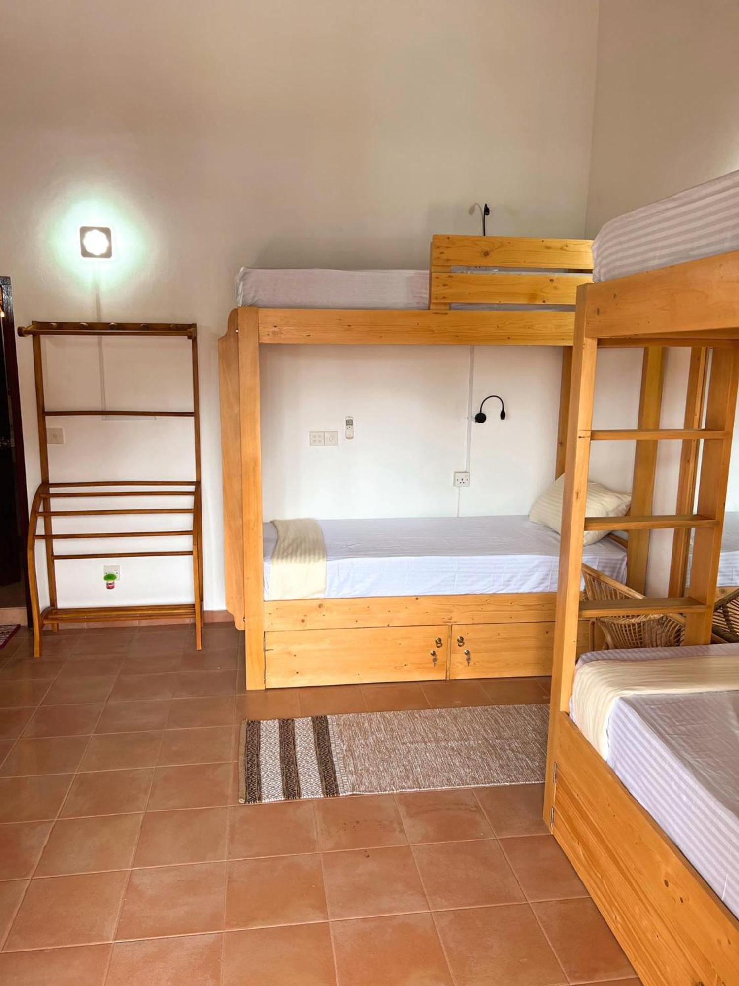 Hummus Hostel Hikkaduwa Extérieur photo
