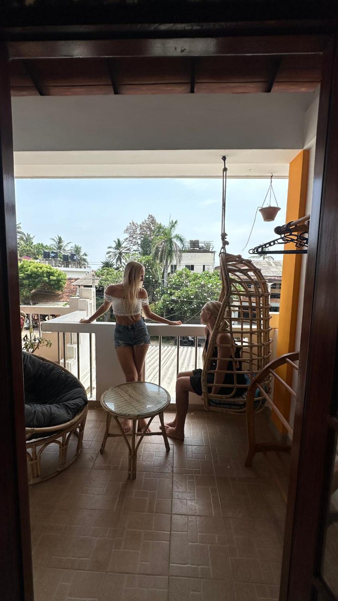 Hummus Hostel Hikkaduwa Extérieur photo