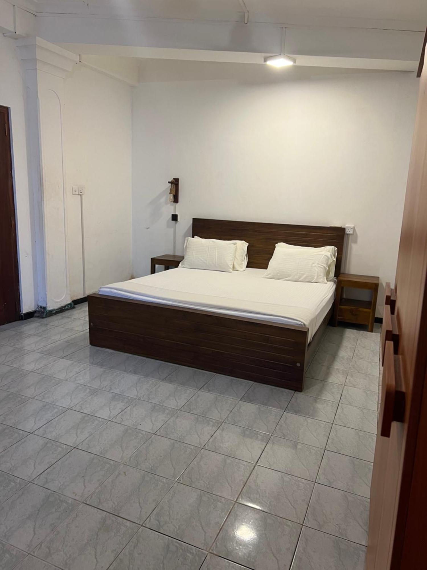 Hummus Hostel Hikkaduwa Extérieur photo