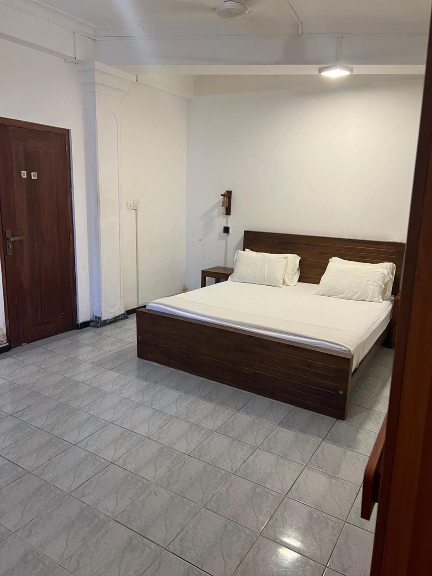 Hummus Hostel Hikkaduwa Extérieur photo