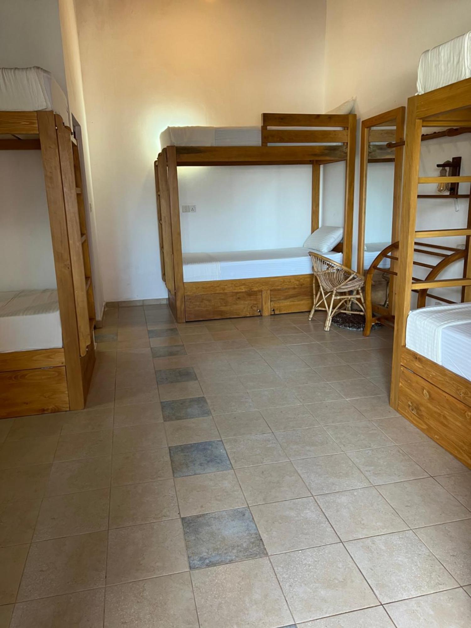 Hummus Hostel Hikkaduwa Extérieur photo